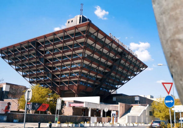 STVR dočasne pozastavila vysielanie Reportérov, relácia sa má po revízii vrátiť silnejšia