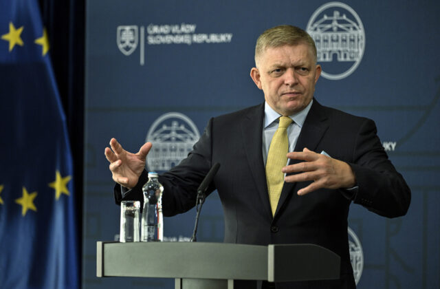 Slovensku podľa Fica chýba strategické riadenie. Pomôcť by mal dokument, ktorý spracujú experti zo SAV