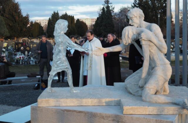 Trnavské občianske združenie spustilo zbierku na obnovu Pamätníka nenarodeným deťom