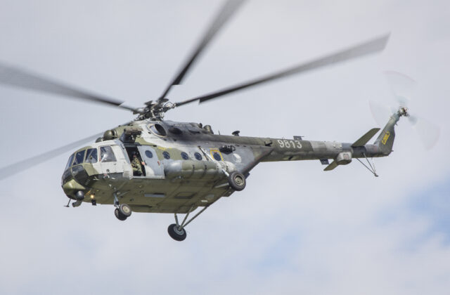 Ukrajinci dronom zostrelili vrtuľník Mi-8&hellip;