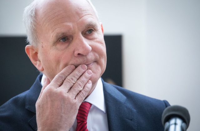 „Kriedová vlna“ podľa poslanca Mikloška naznačuje krízu štátu, mladí to vycítia prví