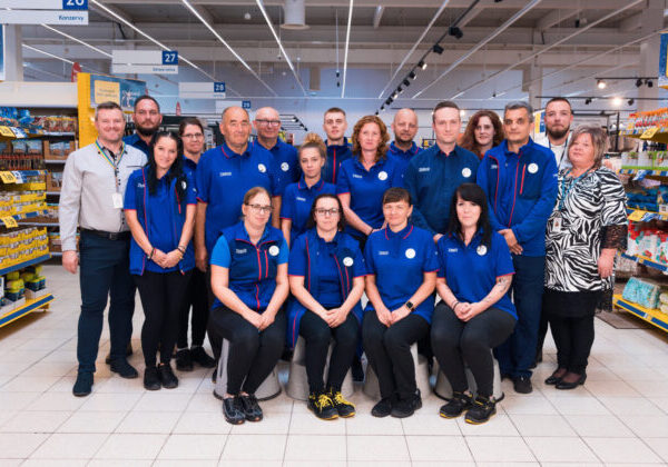 Tesco podporuje spravodlivé odmeňovanie mužov a žien a dosiahlo výrazný pokrok pri vyrovnávaní rodového rozdielu