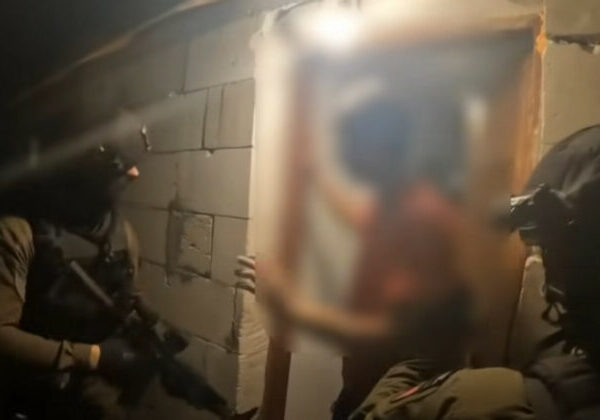 Vyšetrovateľka obvinila 16-ročného chlapca z vraždy mladej ženy, jej telo bolo nájdené v štádiu rozkladu – VIDEO