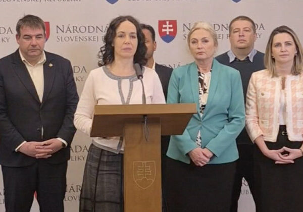Postavili ste sa proti samotným odkázaným ľuďom, reaguje Tomášovo ministerstvo na vyjadrenia KDH – VIDEO