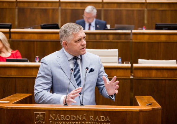 Fico sa v parlamente pustil do Žilinku, k Bombicovi mali ostrú výmenu názorov – VIDEO