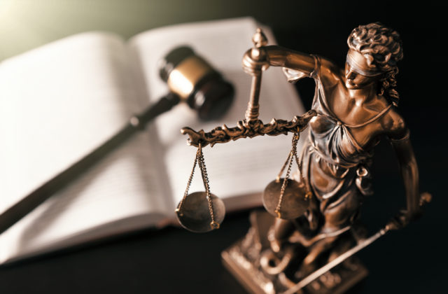 Návrh na transformáciu ÚOO má podľa prokurátorov vážne právne deficity, ktoré ohrozujú princípy právneho štátu