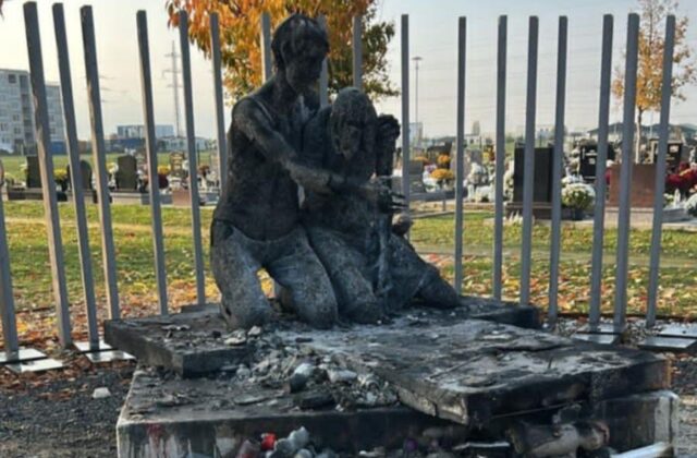 Požiar v Trnave poškodil pamätník nenarodeným deťom, hasiči potvrdili nedbanlivosť – FOTO