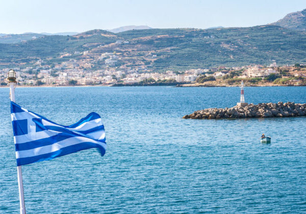 Streľba na Kréte dvoch ľudí zabila, desiatich zranila, údajne išlo o vendetu