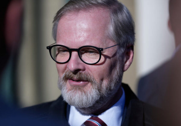 Fiala podal demisiu, vo funkcii zostane zhruba do Vianoc. Babiša brzdí Turek