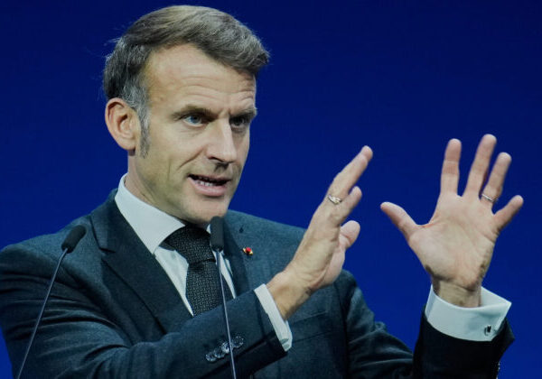 Macron varuje pred akoukoľvek kapituláciou Kyjeva