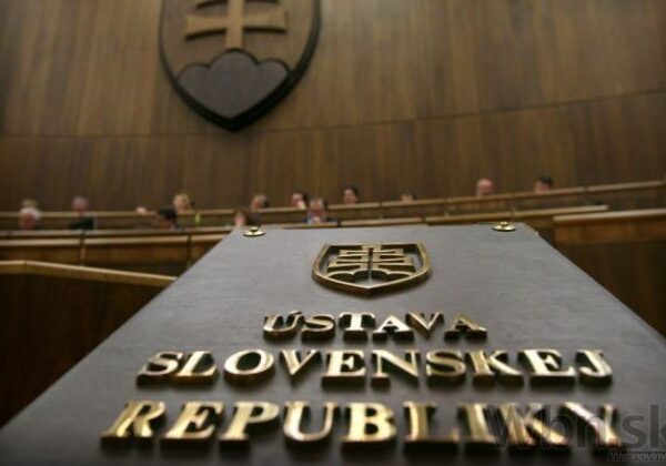 Európska komisia začala konanie voči Slovensku v súvislosti s novelou ústavy