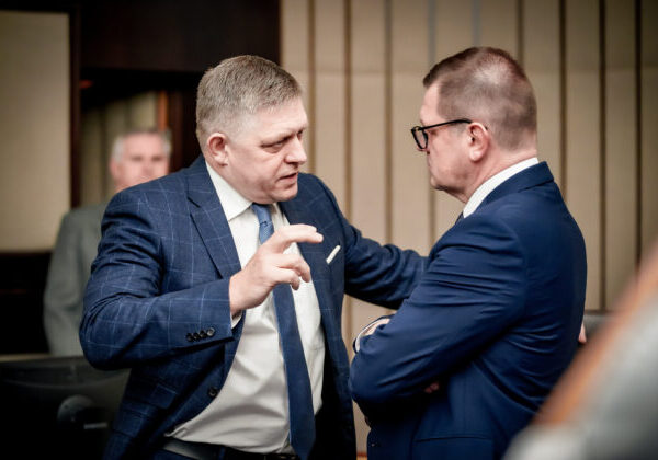 Fico navrhuje odvolať Kmeca, podpredseda vlády má skončiť pre pochybnosti okolo inovačných výziev