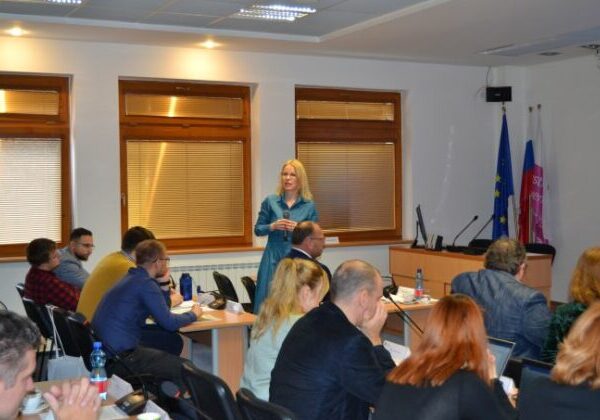 Odborníci diskutovali o obchodovaní s ľuďmi a zneužívaní technológií, vrátane umelej inteligencie