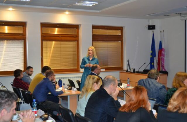 Odborníci diskutovali o obchodovaní s ľuďmi a zneužívaní technológií, vrátane umelej inteligencie