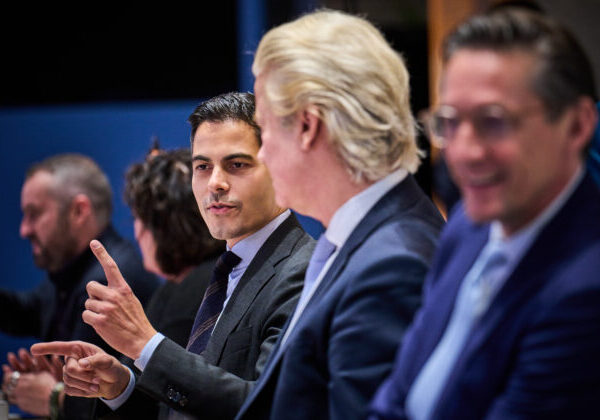 Definitívne výsledky volieb v Holandsku ukázali prehru protiislamského Geerta Wildersa