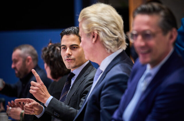 Definitívne výsledky volieb v Holandsku ukázali prehru protiislamského Geerta Wildersa