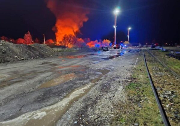 Pre centrum Koľaj 22 v Poprade hľadajú po nočnom požiari nové priestory, spustili aj verejnú zbierku – VIDEO, FOTO