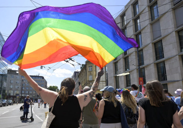 Mimovládky vítajú rozhodnutie o manželstvách ľudí rovnakého pohlavia, Aliancia za rodinu je zásadne proti