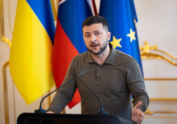 Zelenskyj o Trumpovom mierovom pláne diskutuje s Macronom, Starmerom a Merzom