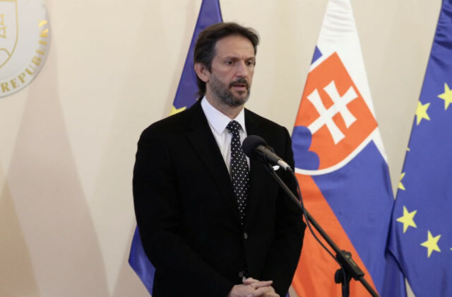 Čítajú bez porozumenia, hovorí Kaliňák o obavách SaS, ako naloží s prostriedkami z nástroja SAFE – VIDEO