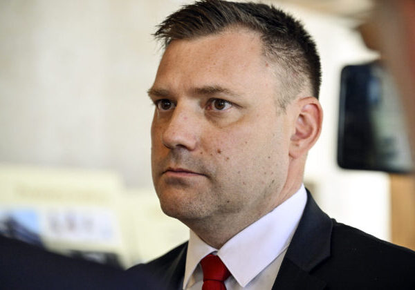 Benešove dekréty sú podľa Tarabu uzavretá vec, ich spochybňovanie by riešil trestným zákonom