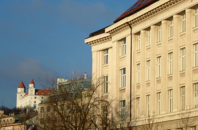 SNM pristúpilo k ďalšiemu prepúšťaniu, platforma poukázala na&hellip;