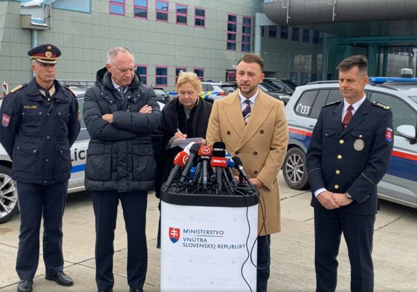 Šutaj Eštok sa stretol s rakúskym ministrom vnútra Karnerom, diskutovali o viacerých témach – VIDEO