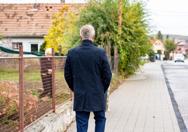 Mesto Pezinok investovalo v tomto roku do obnovy chodníkov takmer 383-tisíc eur a bude pokračovať