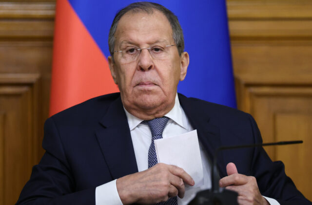Kremeľ popiera, že Lavrov upadol&hellip;