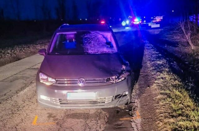 Tragédia pri Veľkej Ide, dvaja chodci zomreli po zrážke s autom. Polícia hovorí o fatálnom pochybení – FOTO