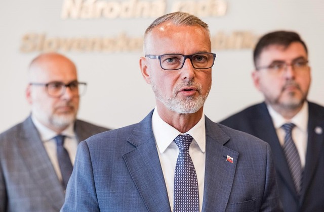 Predseda parlamentu Raši zvolal mimoriadnu schôdzu k adresnej energopomoci