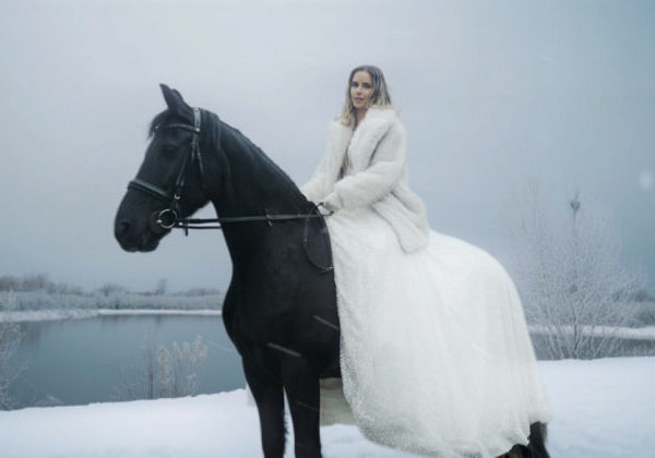 Nela Pocisková prichádza s magickou vianočnou skladbou Len to si želám – VIDEO