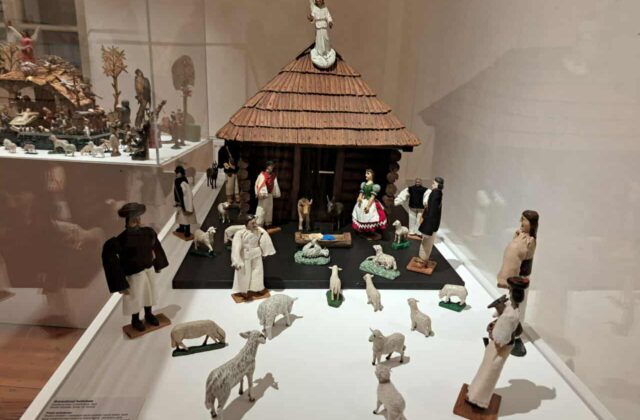 Spišské Podhradie je centrom betlehemov, najmenší z nich si ľudia pozrú cez mikroskopickú kameru