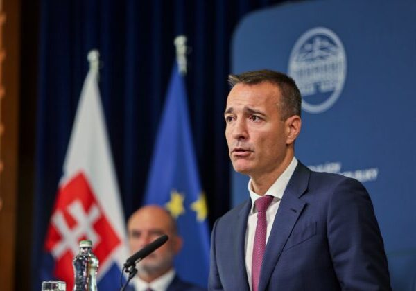 „Slayáda“ za 17 miliónov eur: Drucker nariadil kontrolu prípadu NITC, posvieti si na nákup outletu vo Voderadoch – VIDEO