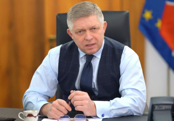 Premiér Fico vníma verejnú mienku aj slabiny vlády, predčasné voľby však nepripúšťa