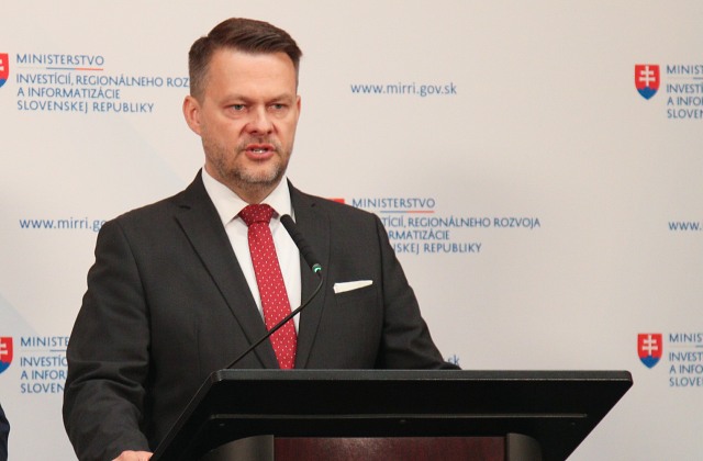 Ministerstvo investícií podpísalo ďalších 15 zmlúv, do regiónov poputuje 4,5 milióna eur