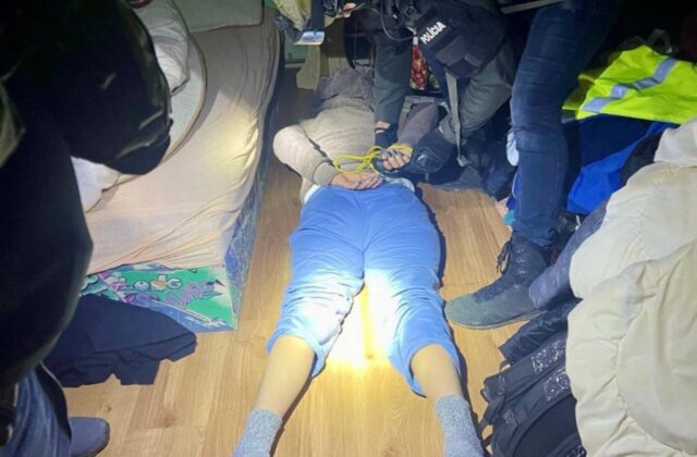 Žena nútila maloletú osobu poskytovať sexuálne služby, hrozí jej až 20 rokov väzenia – FOTO