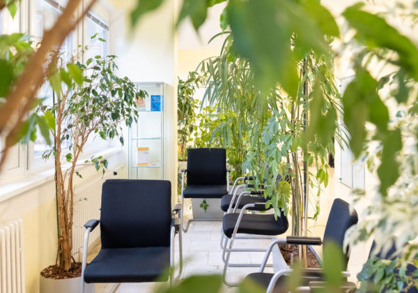 Spoločnosť Henkel Slovensko podporila Fyziatricko-rehabilitačné oddelenie UNB materiálnym darom