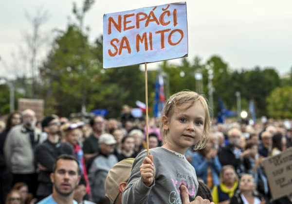 Chráňte oznamovateľov, nie korupciu! V Bratislave bude protestný pochod proti zrušeniu úradu na ochranu oznamovateľov