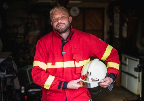 Silvester na chate? Pozor na oheň, prskavky aj ohňostroje