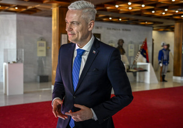 Ferenčák kritizuje autokratické riadenie strany Hlas a nepáči sa mu približovanie sa Smeru