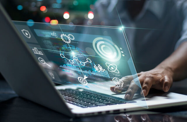 Vadný výrobok už nebude len vec. Právne úpravy zákona reagujú na softvér aj umelú inteligenciu