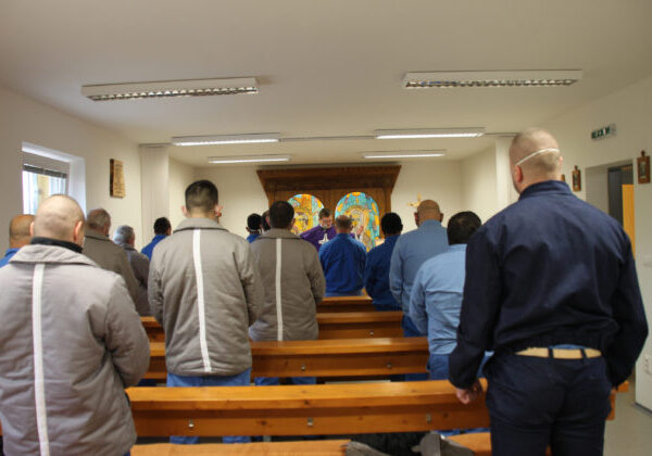 Dvesto odsúdených strávi vianočné sviatky mimo väzenských ústavov