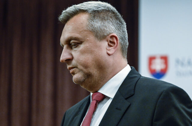 Danko kritizoval Pellegriniho a hovoril o podraze, SNS ho už v kandidatúre nepodporí – VIDEO