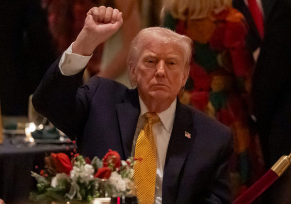 Trump na Štedrý deň posielal pozdravy, ale na demokratov zaútočil a označil ich za „radikálnu ľavicovú spodinu“