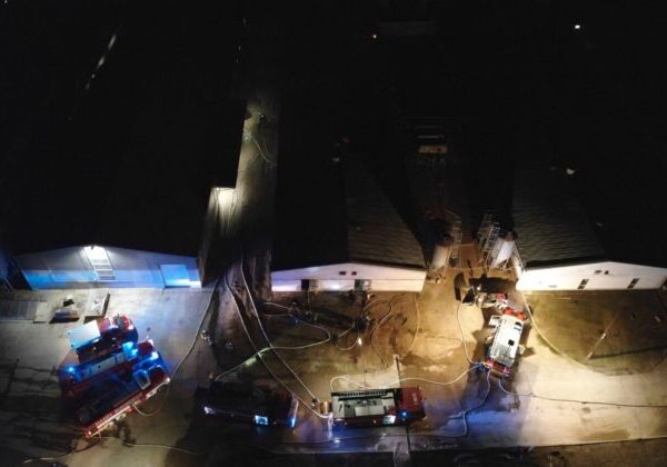 Škodu po požiari haly farmy vo Vištuku predbežne vyčíslili na viac ako pol milióna eur