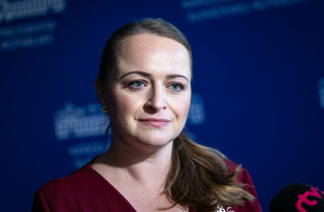 Konflikt medzi vládou a odbormi o platy vo verejnej a štátnej správe vstupuje do ostrej fázy, kompromis stál na jasnej výmene