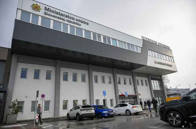 Ministerstvo vnútra plánuje otvorenie ďalších klientskych centier, sú kľúčové pre kontakt s občanmi