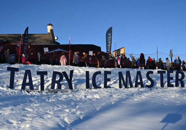 Ľadoví sochári sa po roku vrátia na Hrebienok, vdýchnu život 50-tim tonám ľadu