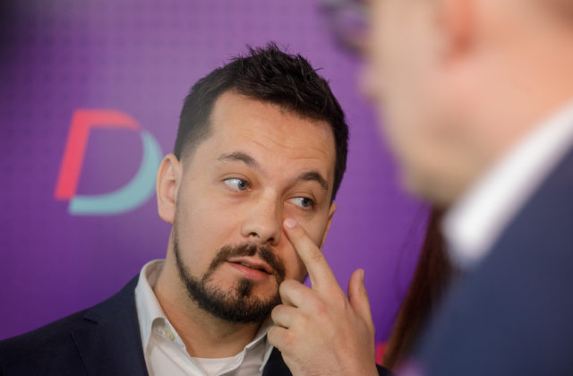 Koalícia chce udeliť ďalšiu amnestiu svojim ľuďom, Demokrati varujú pred mafianizáciou Slovenska